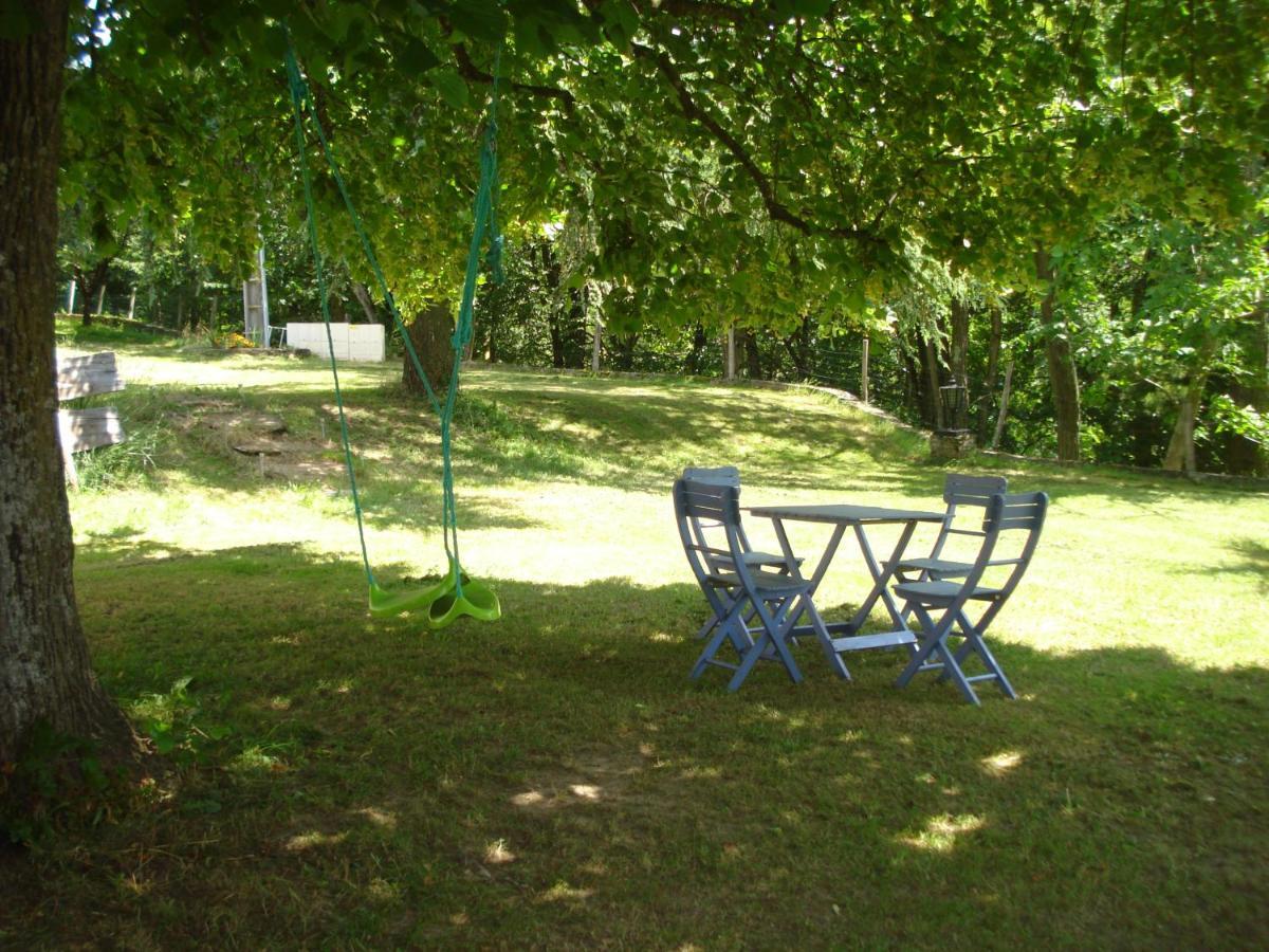 Domaine Des Cigales, Chambre D'Hotes Saint-Martin-d'Aout Exteriör bild
